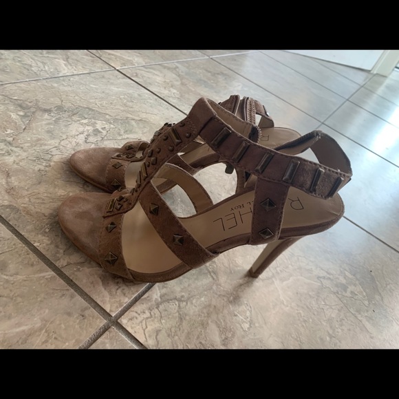 HEELS 5.5 US - Picture 2 of 2